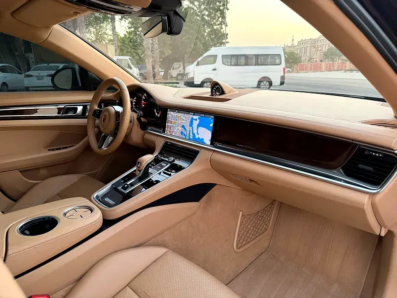 بورش باناميرا 2017