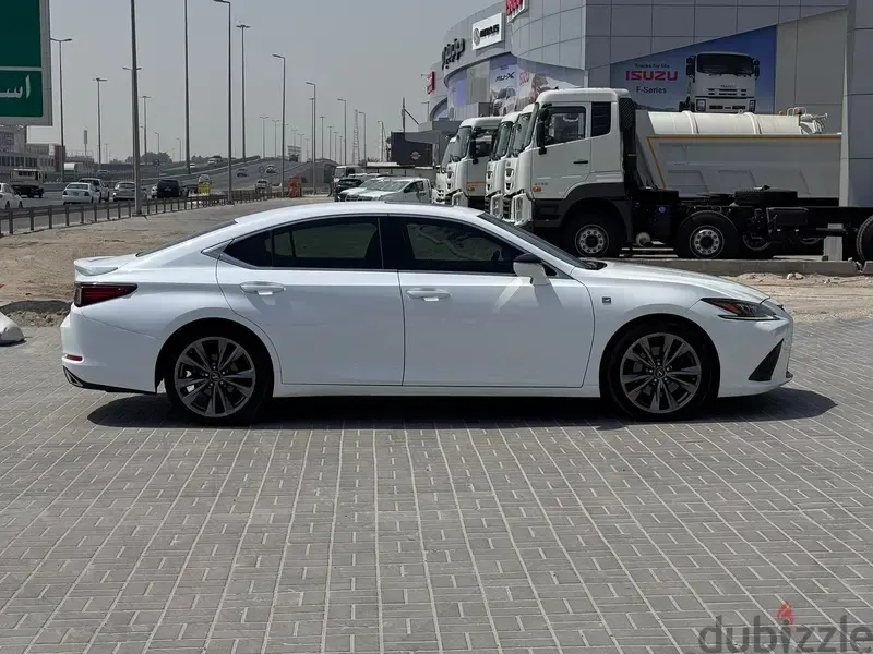 Lexus ES 2019