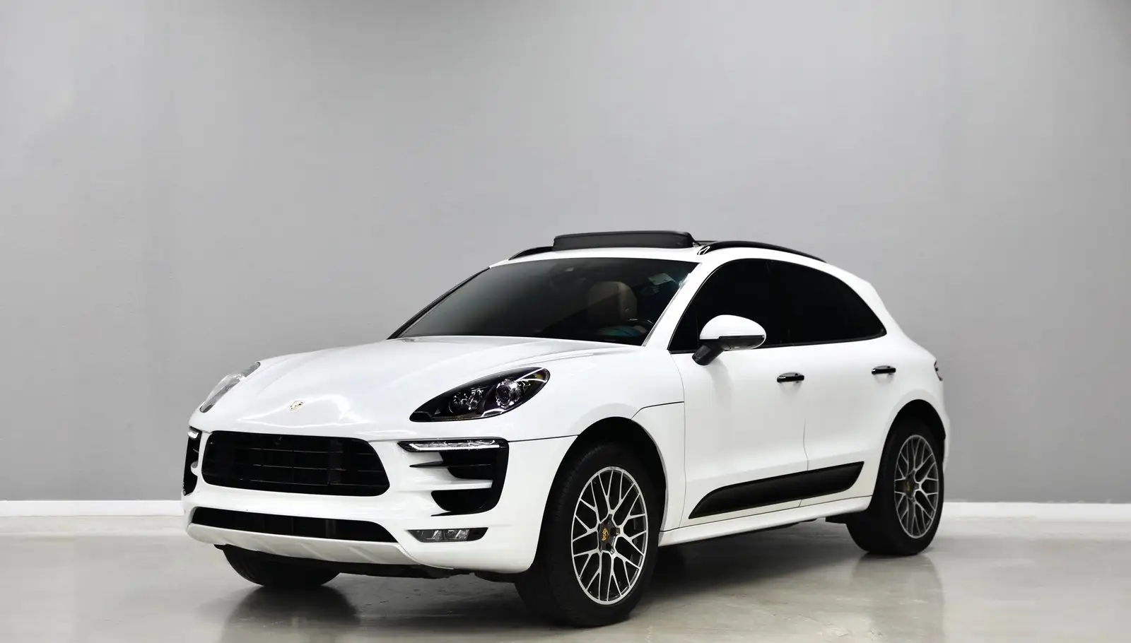 1,750 AED Monthly Installment | GCC | 2 Years Warranty + Free Insurance and Registration