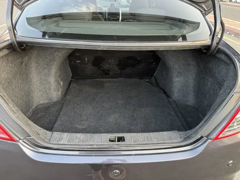 Nissan Sunny 2022