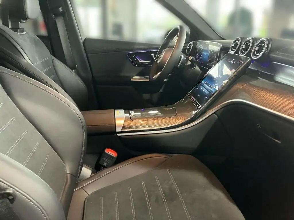 Mercedes Benz GLC Class 2023