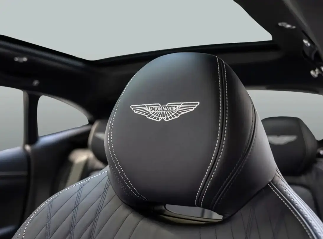 Aston Martin DBX 2024