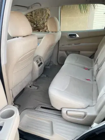 نيسان باثفايندر  3.5L SL 4WD 7 Seater 2013