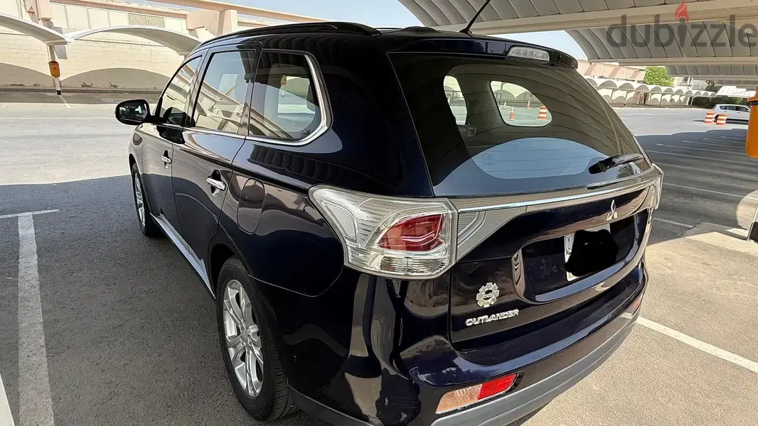 ميتسوبيشي آوتلاندر 2014