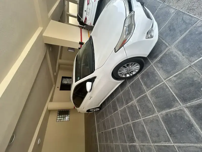 تويوتا أفالون 2013