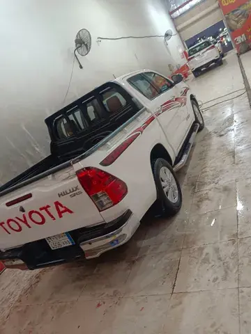 تويوتا هيلوكس 2016