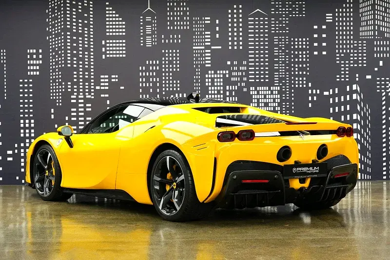 فيراري SF90 Stradale 2022