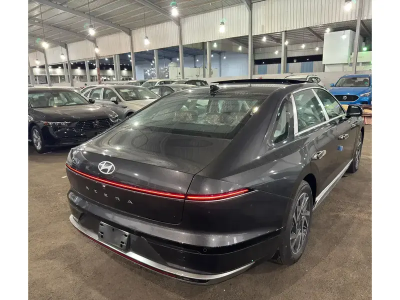 Hyundai Azera 2025