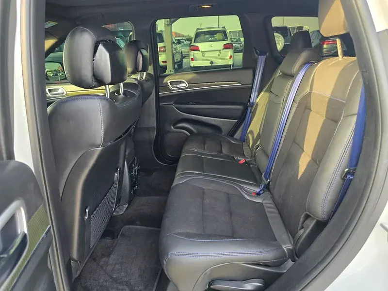 جيب جراند شيروكي 2015