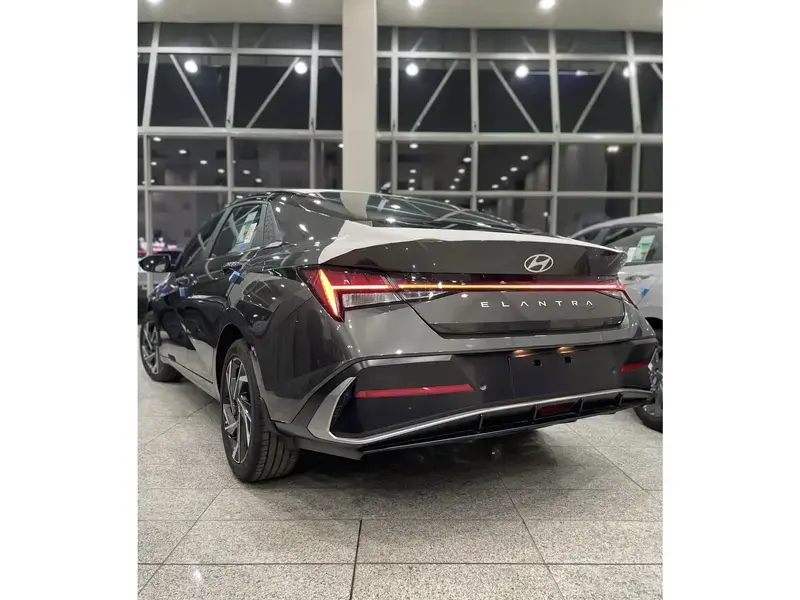 Hyundai Elantra 2025
