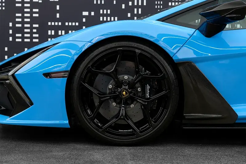 لامبورغيني ريفويلتو 2024