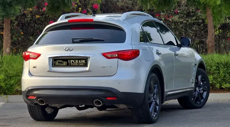 nfiniti QX70 