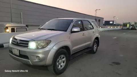 Toyota Fortuner 2010