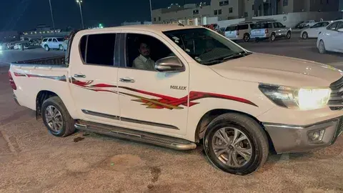 تويوتا هيلوكس 2017