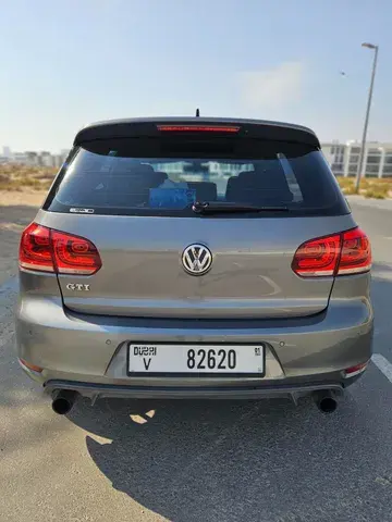 فولكس واجن جولف GTI 2011
