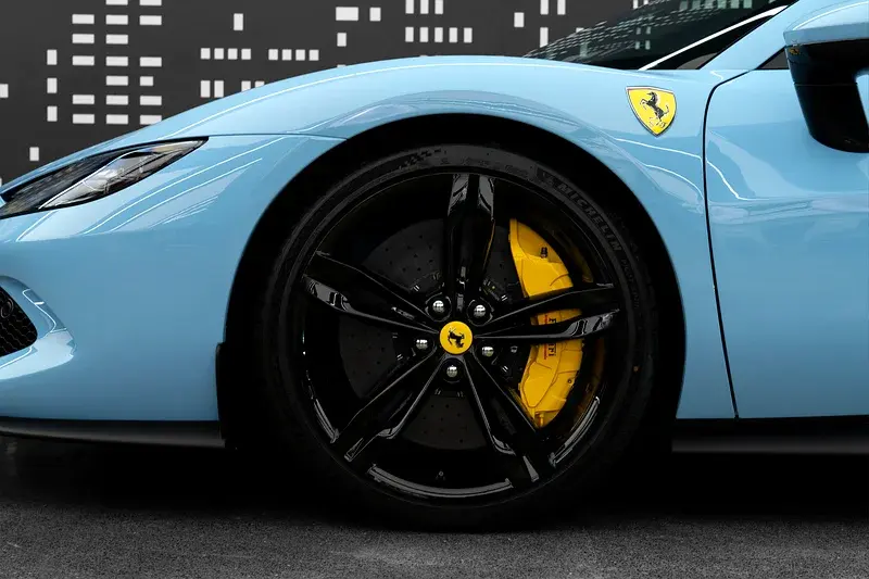 فيراري 296 GTS 2025