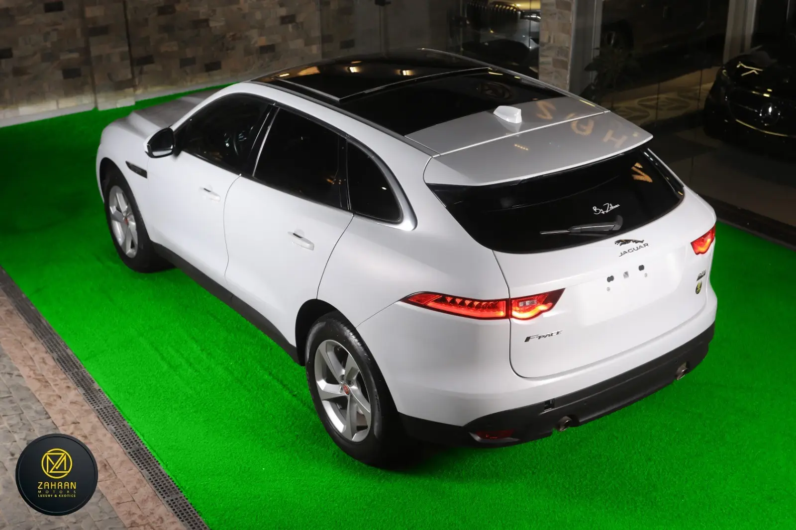 جاكوار F Pace 2019