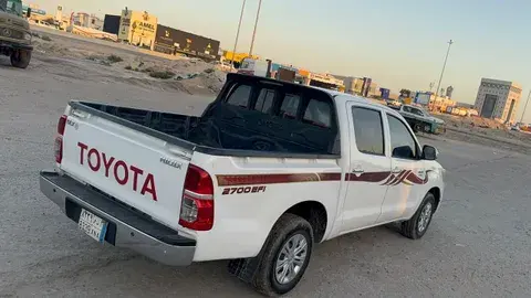 تويوتا هيلوكس 2013