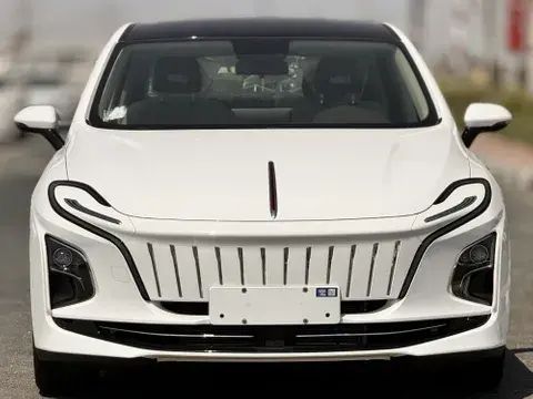 New Hongqi E-QM5 Luxury 2024