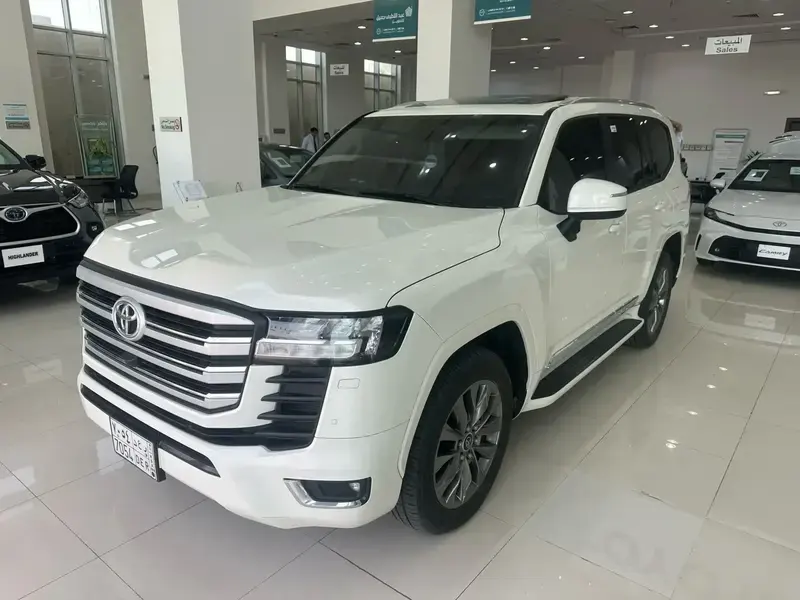 تويوتا لاندكروزر صالون 2023 GXR3