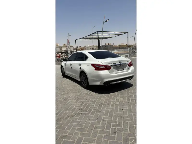 نيسان التيما 2017نيسان التيما 2017 ستاندر (مطور) نظيفة