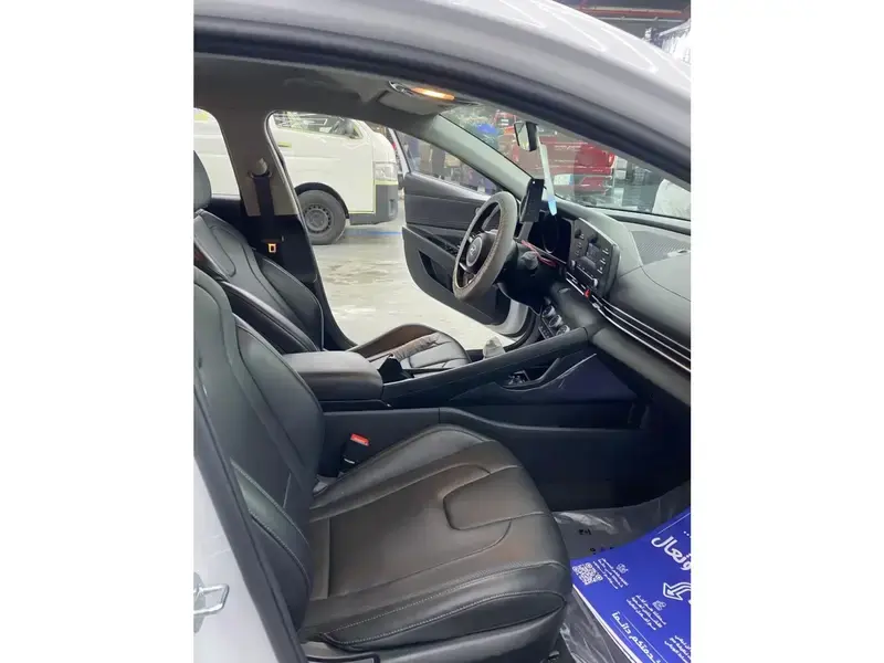 Hyundai Elantra 2021