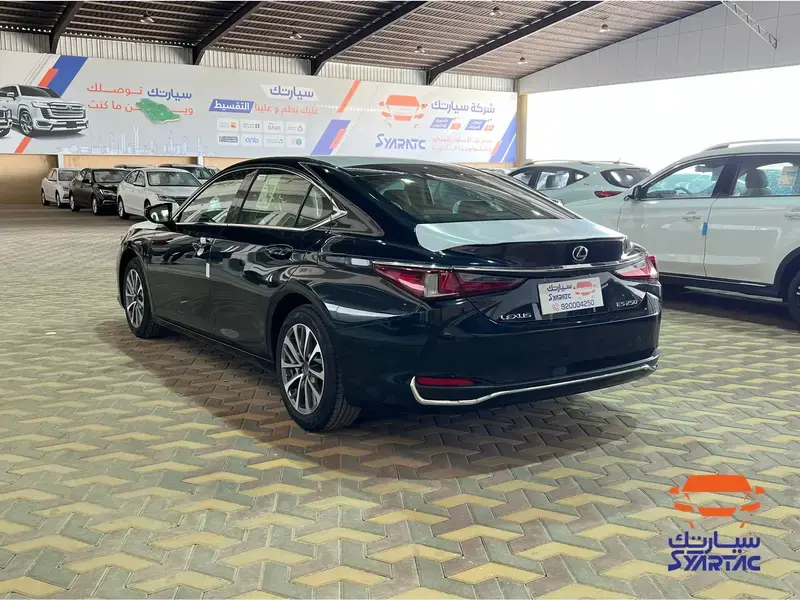 Lexus ES 2024