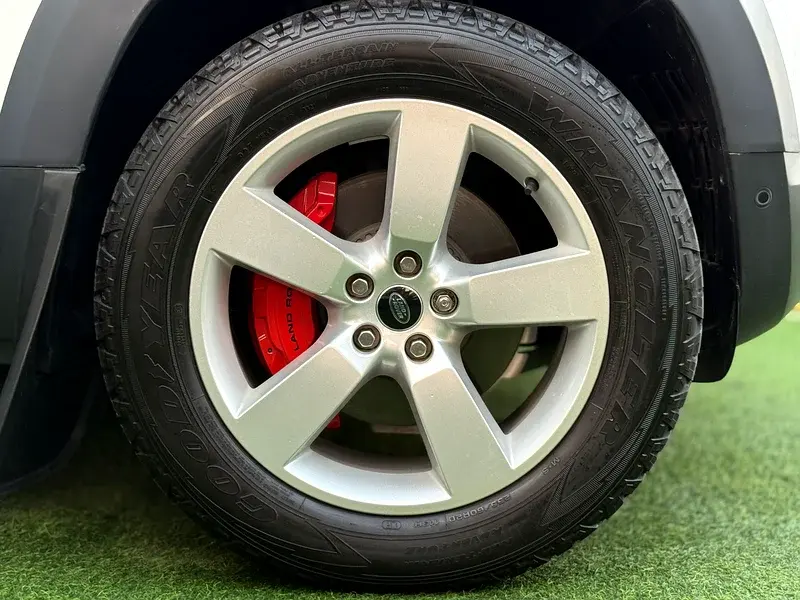 Land Rover Defender 2021