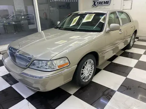 لينكولن تاون كار 2010 104660