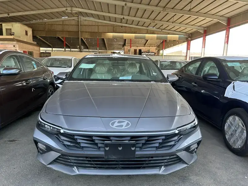 هيونداي إلنترا 2025 سمارت