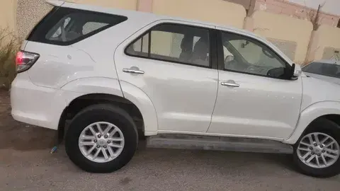 Toyota Fortuner 2015