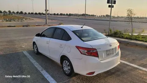 تويوتا يارس 2015