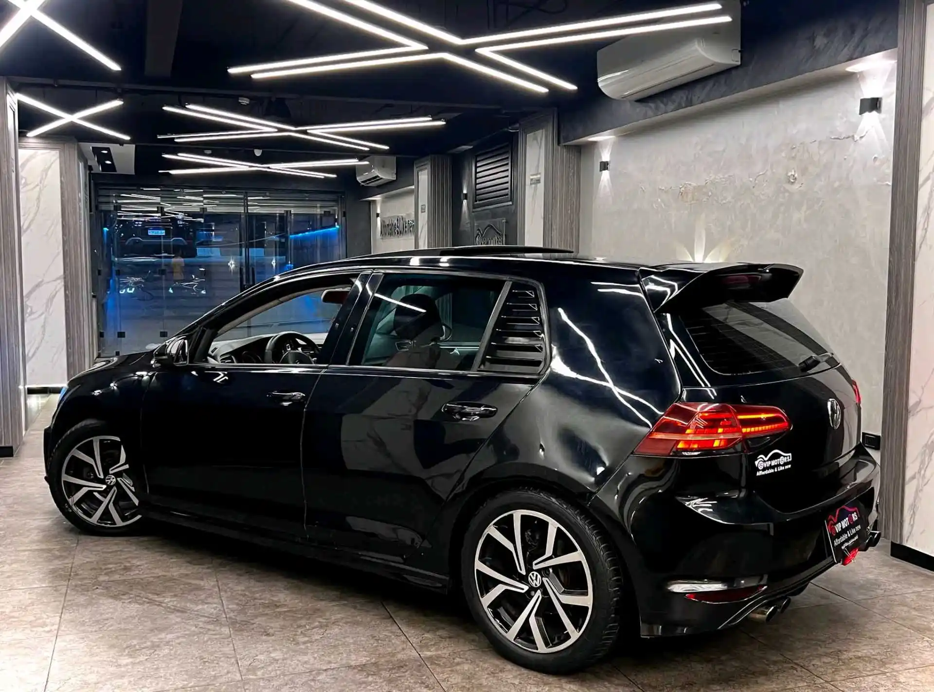 فولكس واجن جولف 2017