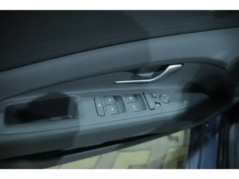 هيونداي إلنترا 2000 سمارت بلس 2025