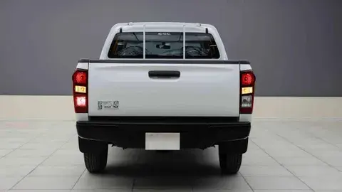 ايسوزو دي-ماكس 2025 الجديد