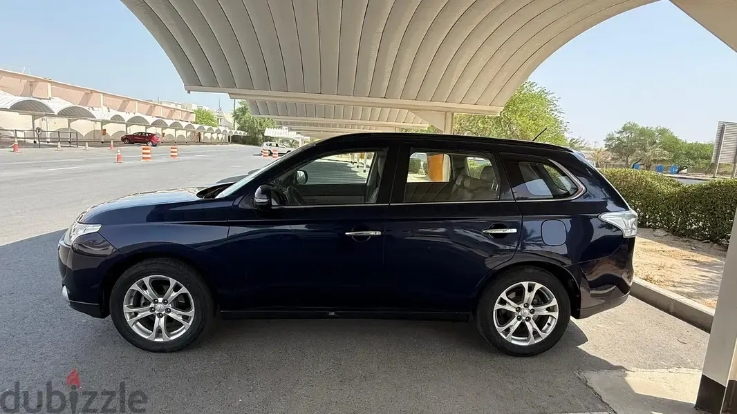 ميتسوبيشي آوتلاندر 2014