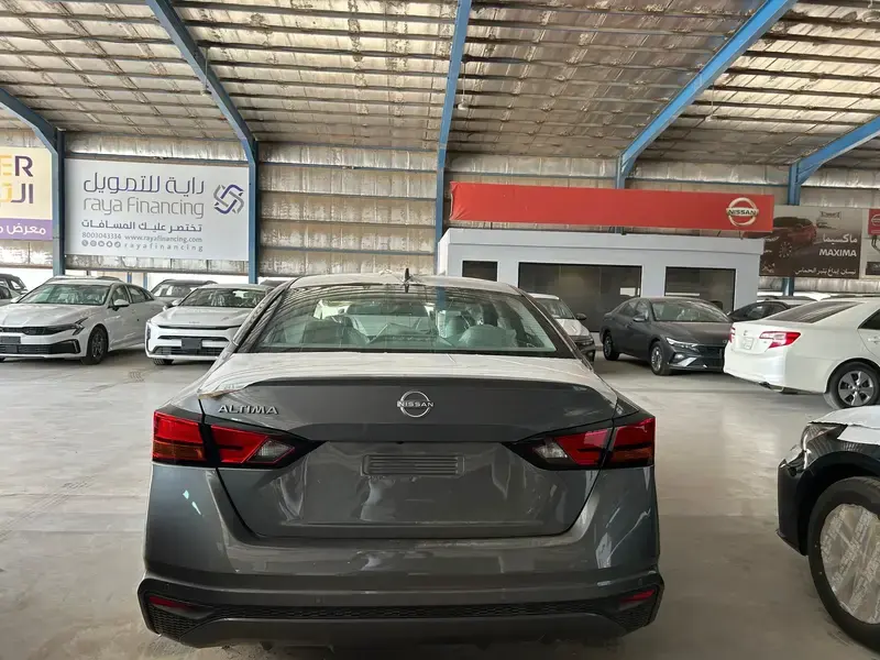 Nissan Altima 2025