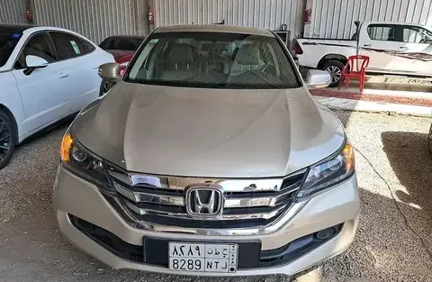 هوندا أكورد 2015
