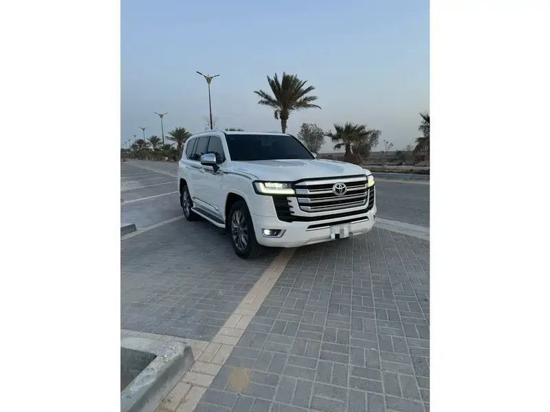 تويوتا لاندكروزر صالون 2023