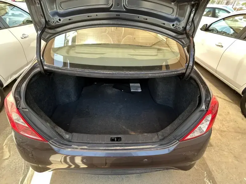Nissan Sunny 2021