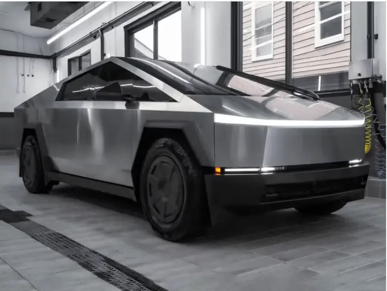 Tesla Cybertruck 2025