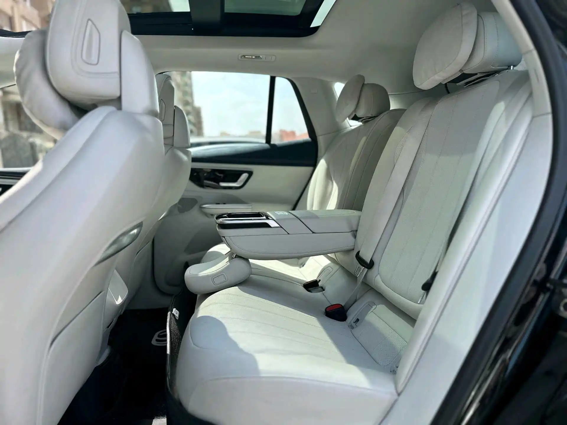 مرسيدس بنز EQE Class 2023