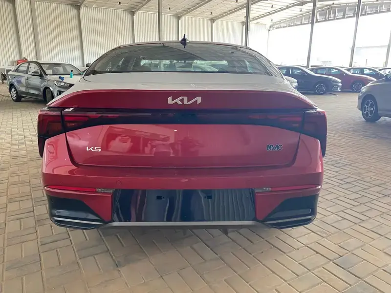 KIA K5 2025