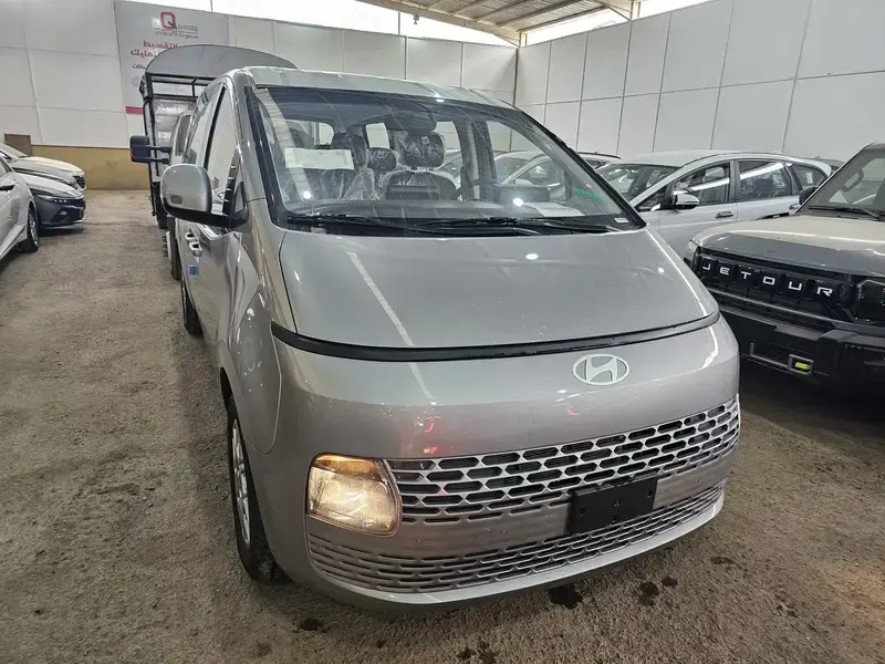 Hyundai Staria 2025