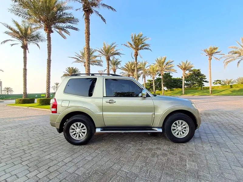 ميتسوبيشي باجيرو 2014