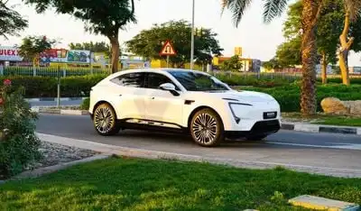 Avatr 11 2023 USED AVATR 11 AWD / 90 kWH / WLTC (580 KM) / LAW MILEAGE (11,500 KM) / WARRANTY