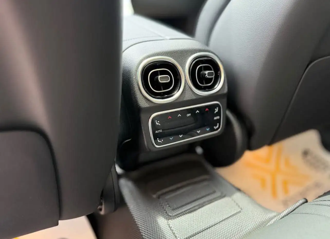 Mercedes Benz C Class 2024