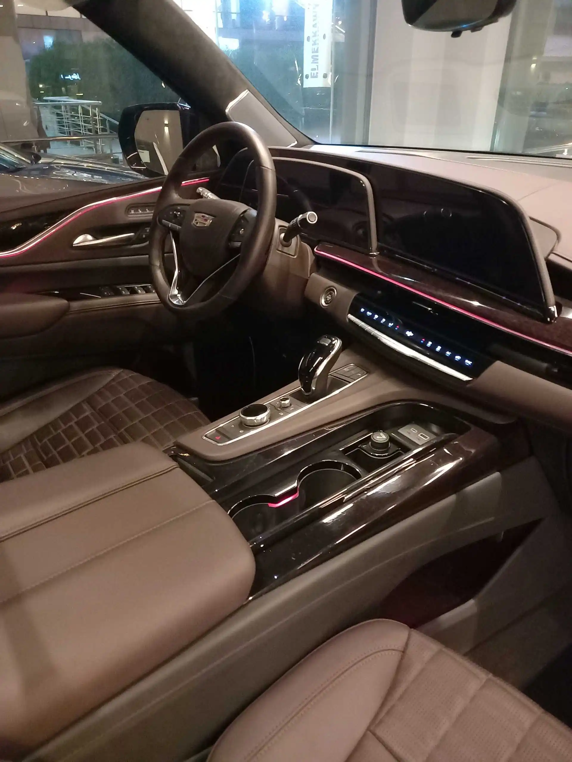 كاديلاك اسكاليد 2024