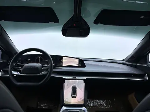 الجديد لوسيد أير Touring AWD 2024