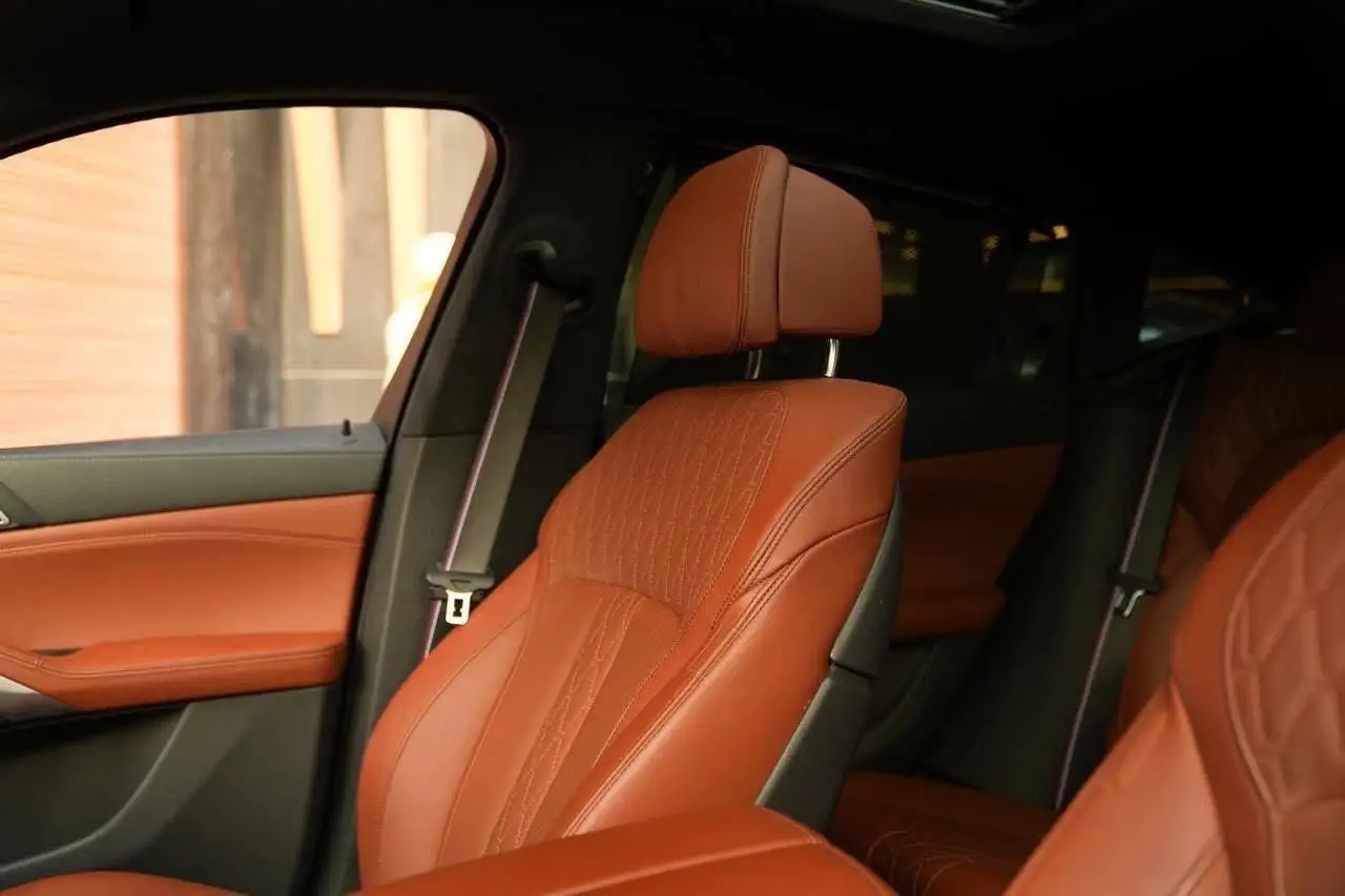 بي أم دبليو X6 2024